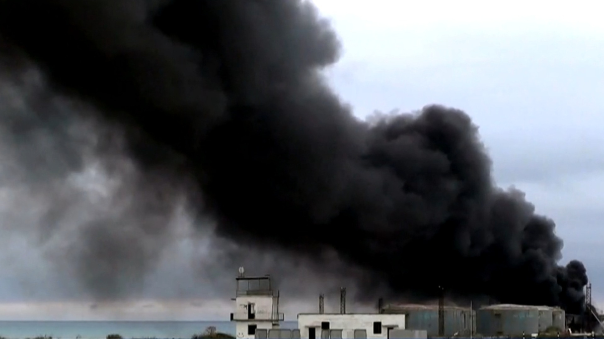 Watch CBS Evening News Crimea fuel depot hit in suspected drone attack