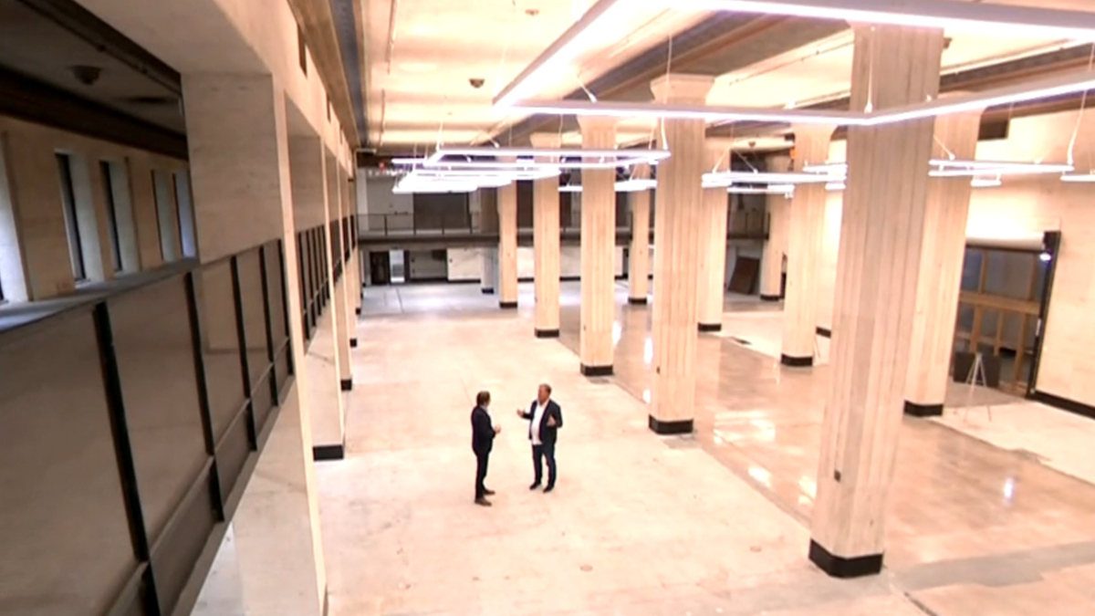 Watch CBS Evening News Commercial real estate linked to bank crisis