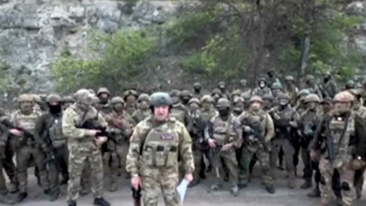 Watch CBS Evening News How the Wagner mercenary group exploits Africa ...
