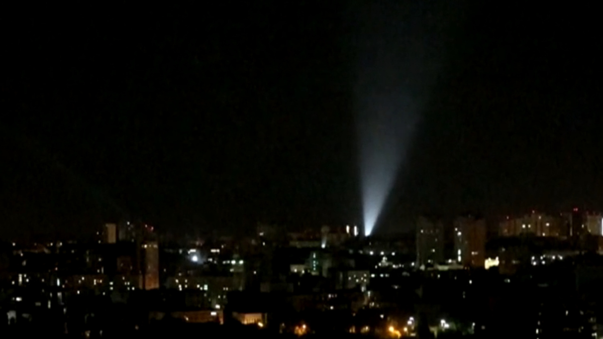 Watch CBS Evening News: Ukraine shoots down deadly Russian missiles ...