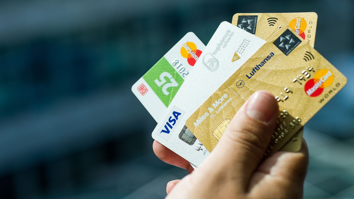 Watch CBS News: The pros and cons of airline credit cards - Full show ...