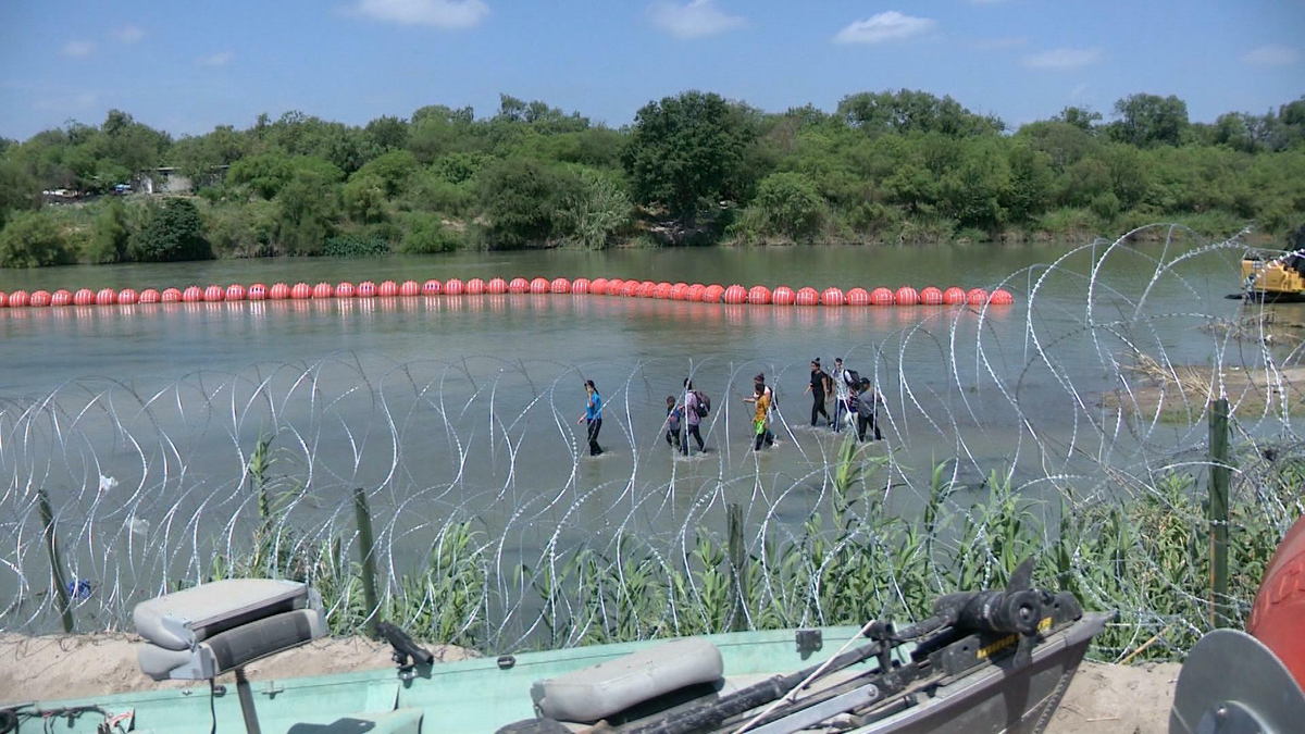 Watch CBS Mornings DOJ sues Texas over floating barriers - Paramount+
