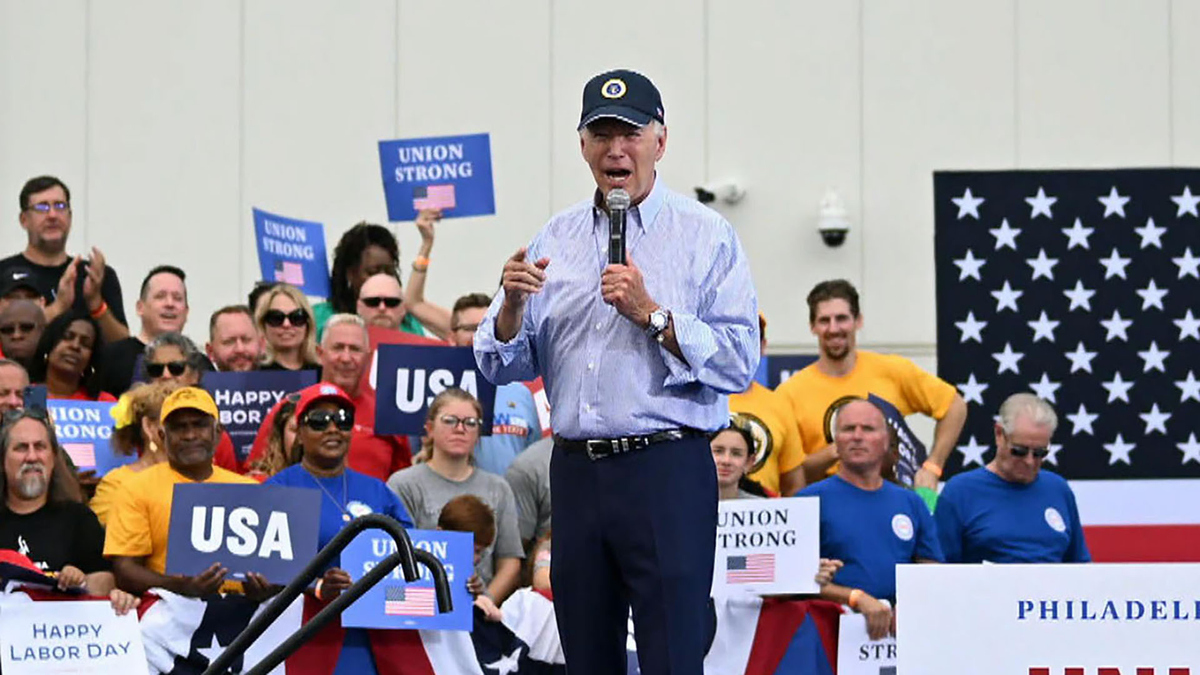 Watch CBS Evening News: Biden keeping close watch on UAW strike - Full ...