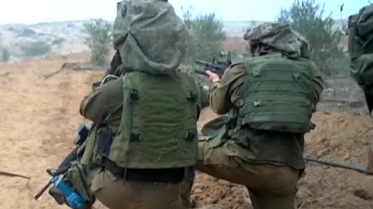 Watch CBS Evening News: Dozens killed in airstrike on Gaza refugee camp ...