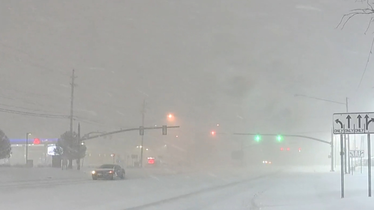 Watch Cbs Evening News Heavy Snow Hits Midwest Northeast Full Show On Cbs 0156