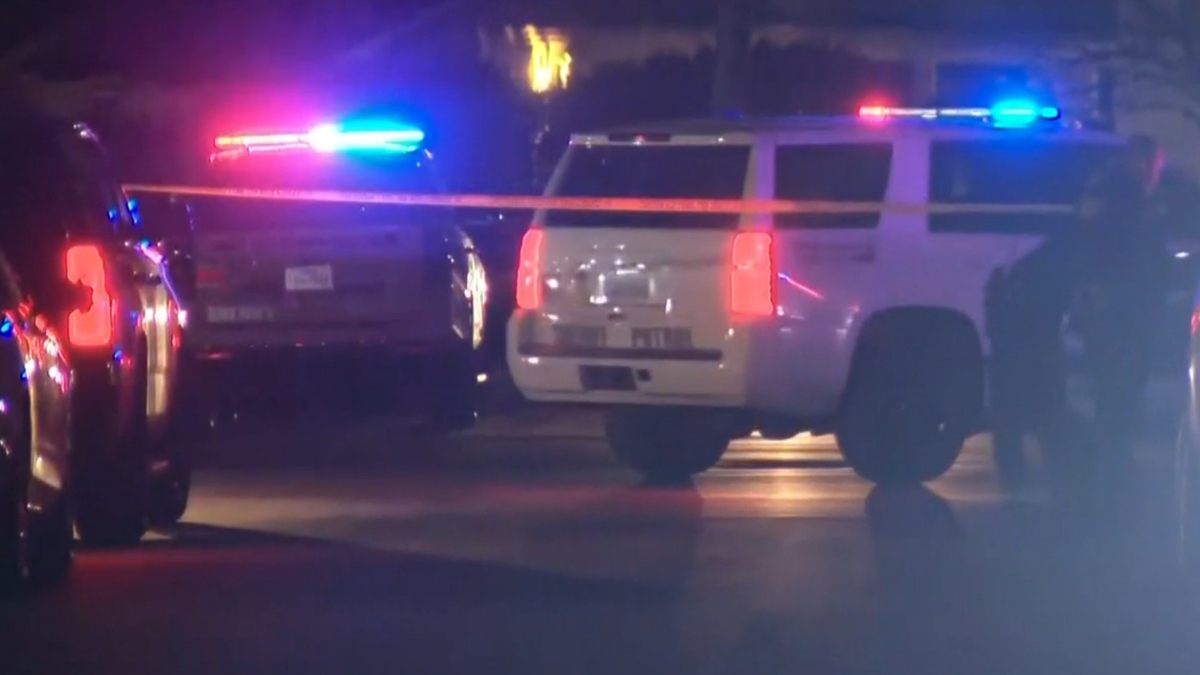 Watch CBS Evening News 6 dead in Texas crime rampage; suspect arrested ...