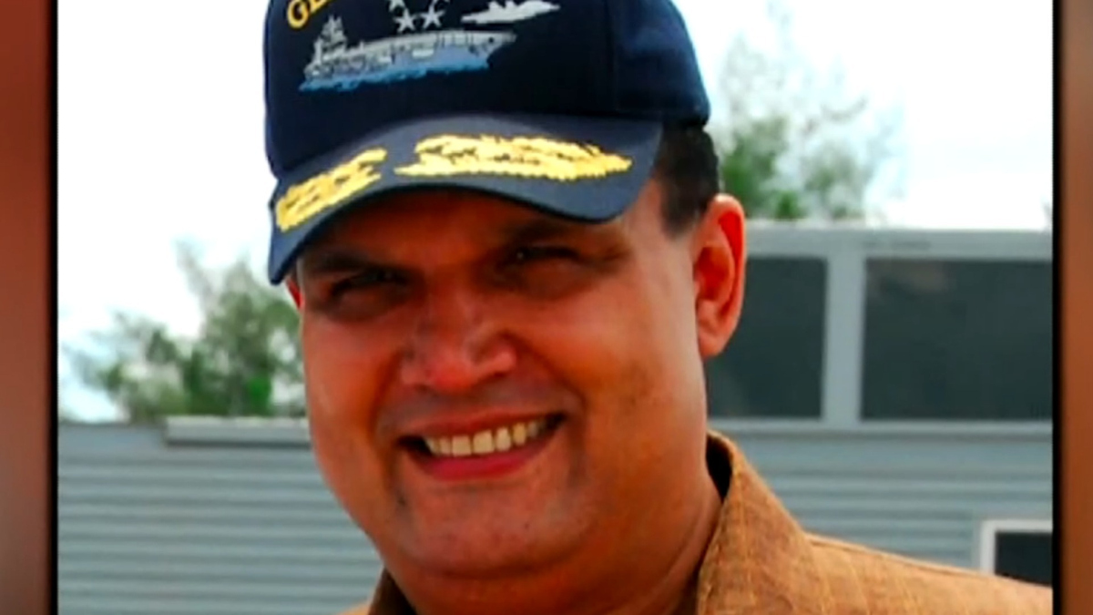 Watch CBS Evening News: quot Fat Leonard quot makes first court appearance