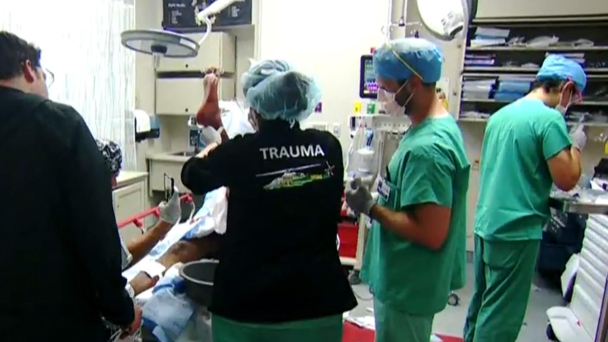 Watch CBS Evening News Inside a trauma center amid gun violence crisis ...
