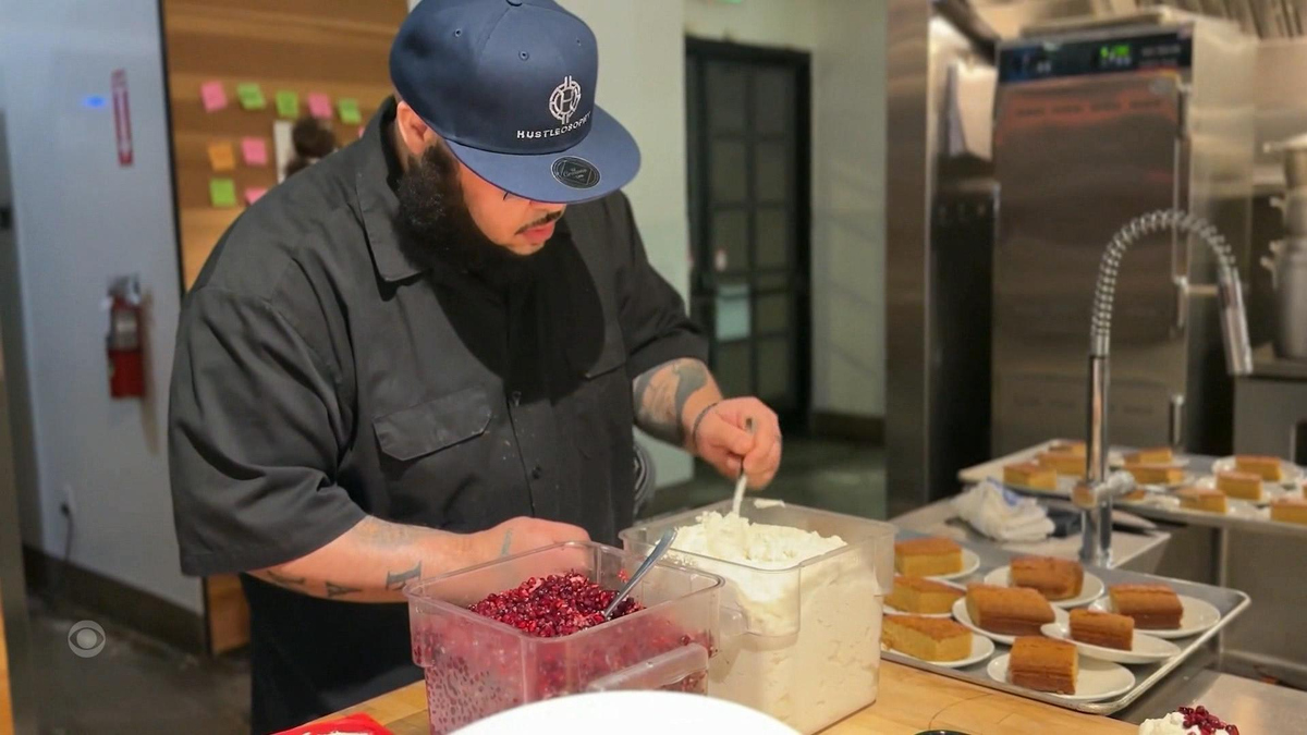 Watch CBS Evening News: Nonprofit provides culinary training, free ...