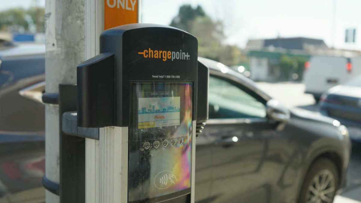 Watch CBS Mornings: Charging challenges for EV owners - Full show on CBS