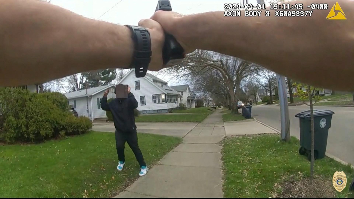CBS Evening News: Video of Akron police shooting teen with toy gun - Full show