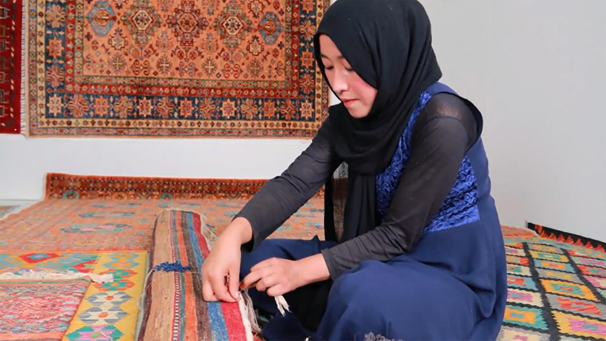 Watch Sunday Morning: How handmade rugs are providing a future for ...
