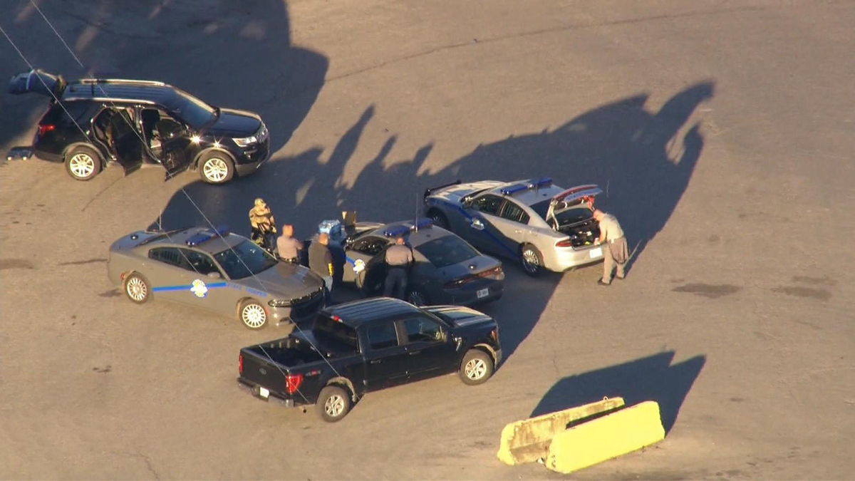 Watch CBS Mornings: Manhunt underway in Kentucky highway shooting ...