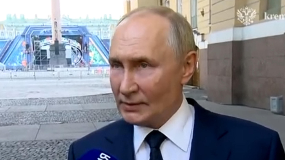 Watch CBS Evening News: Russia condemns Biden's move on Ukraine ...