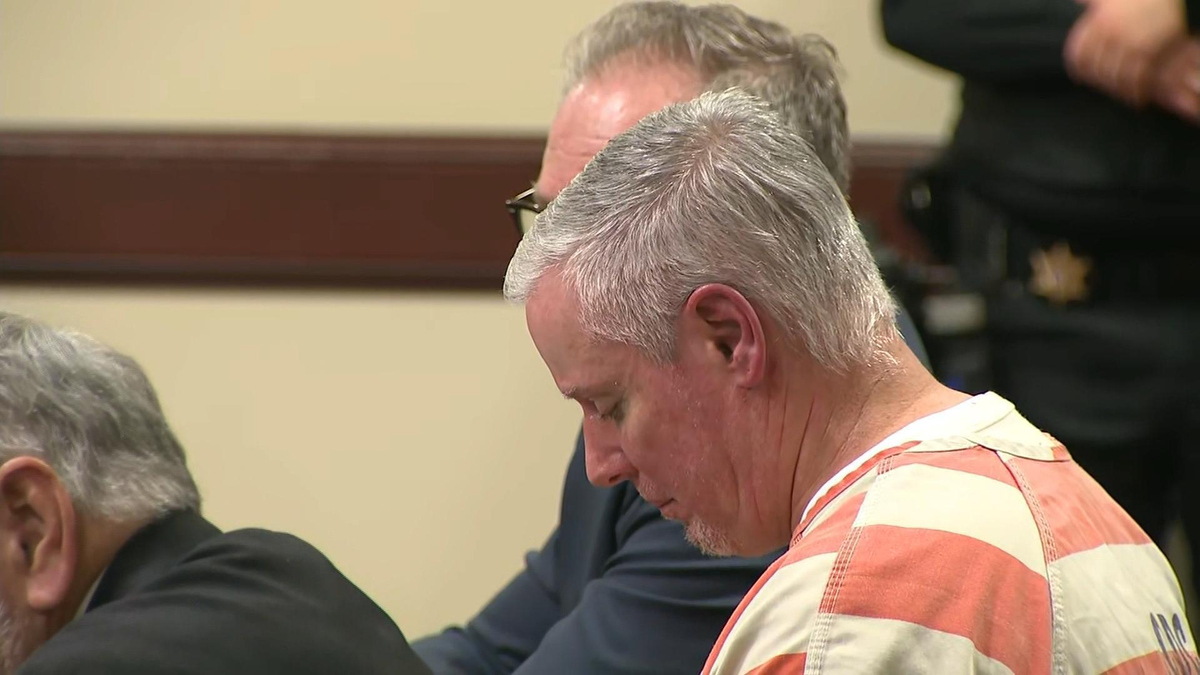 Watch CBS Mornings Dad of school shooting suspect granted bond - Paramount+
