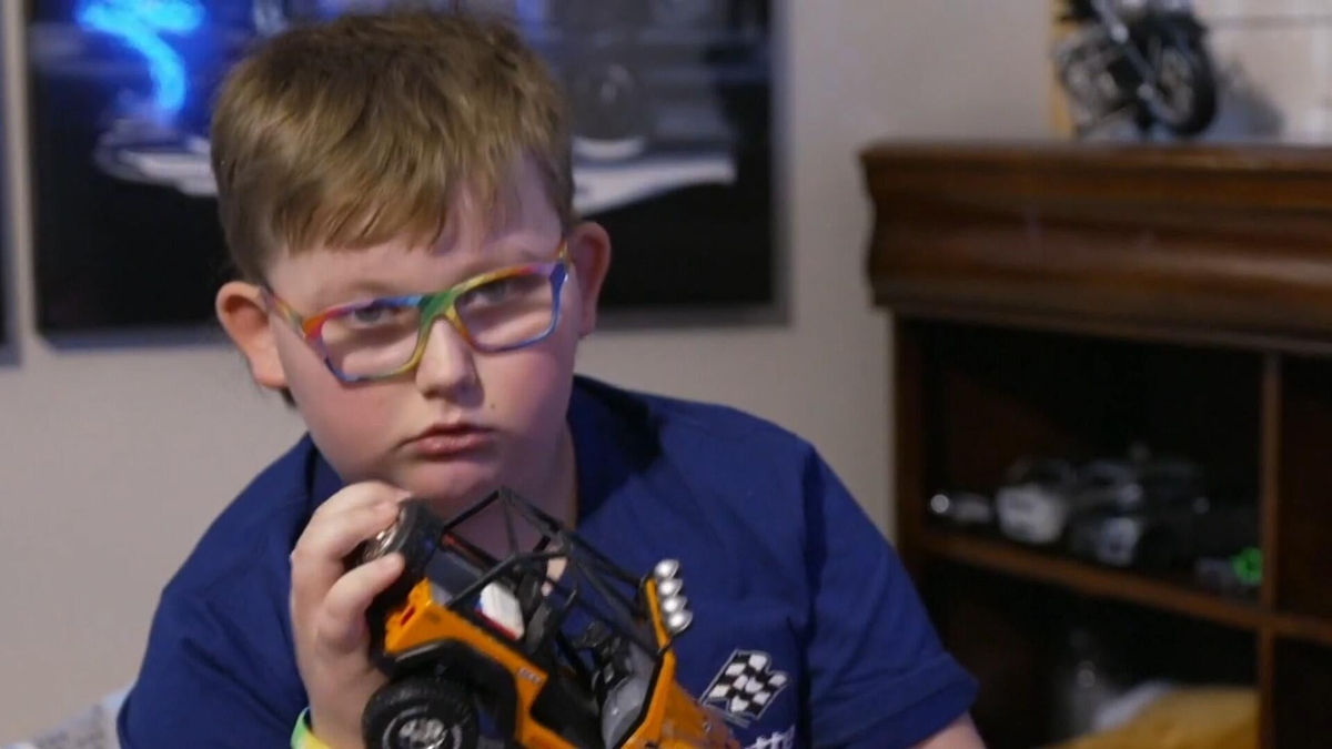 Watch CBS Evening News: Muscle car drivers rally around bullied boy ...