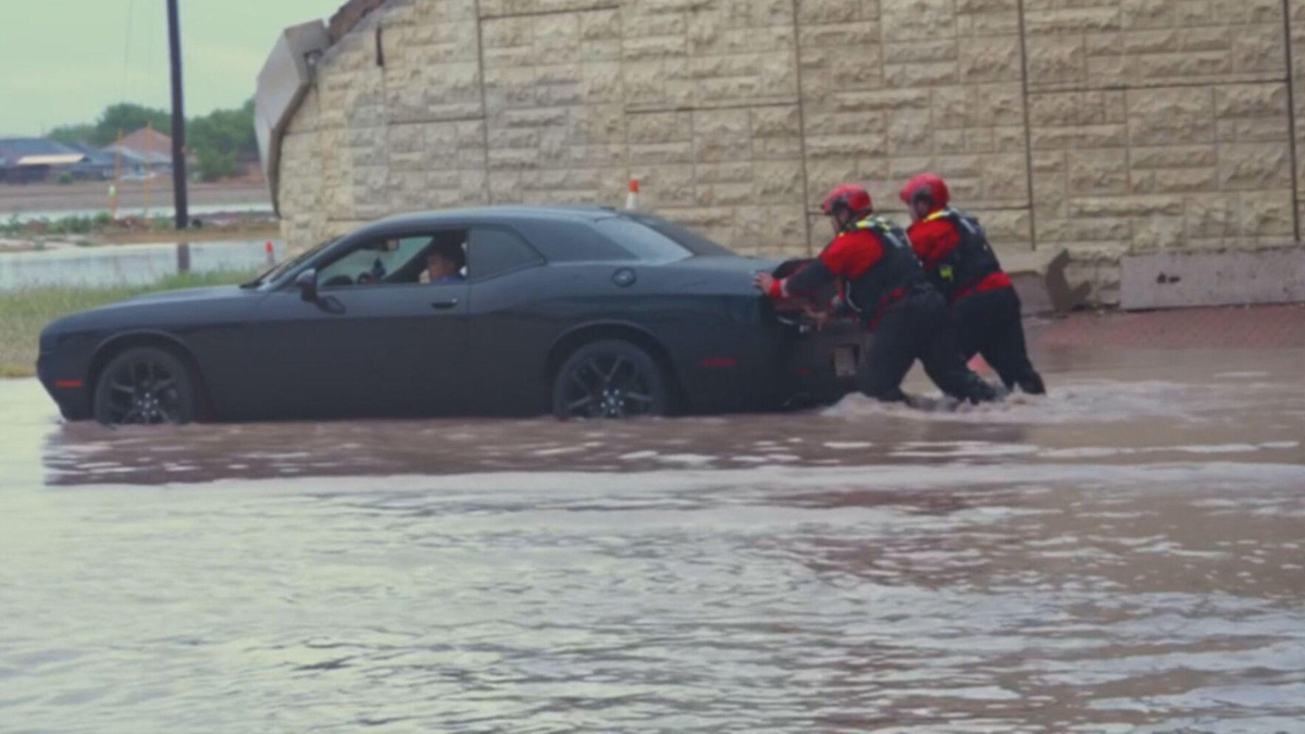 Watch CBS Evening News: Heavy rain causes devastating flooding in Texas ...