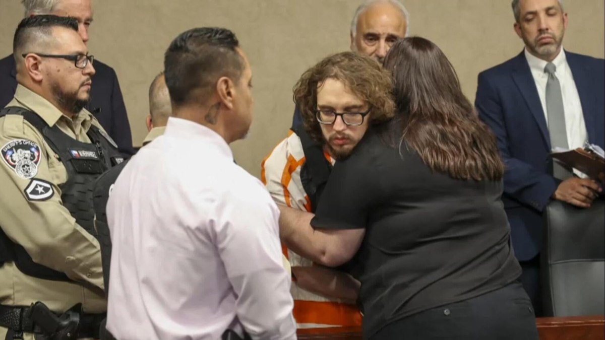 Watch CBS Evening News: Families of El Paso shooting victims hug gunman ...