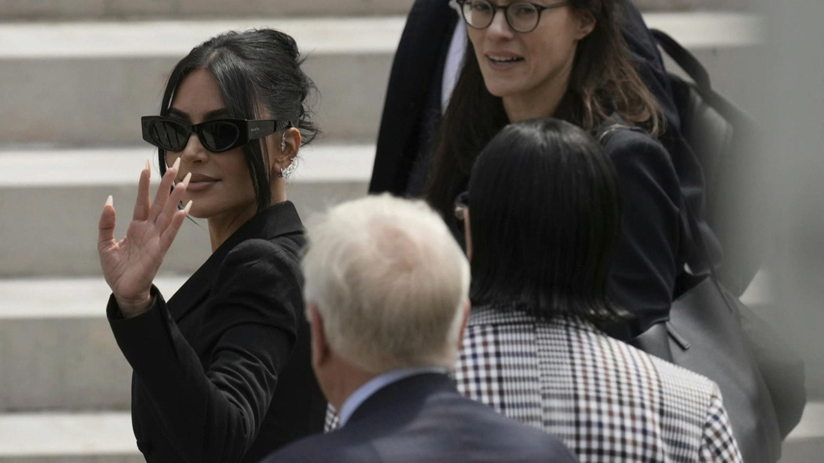 Watch CBS Mornings: Kim Kardashian testifies in Paris robbery trial ...