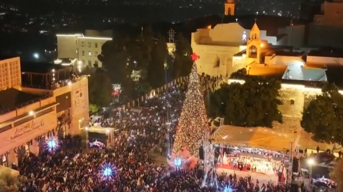 Watch CBS Evening News: Christmas celebrations slowly return to Bethlehem