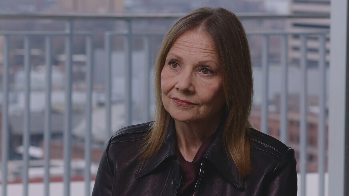 Watch CBS Evening News: GM CEO on electric vehicles' future, tariff impact