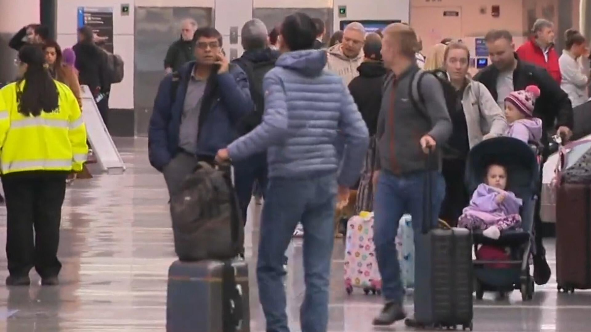 Watch CBS Saturday Morning Monster winter storm upends U.S. travel ...