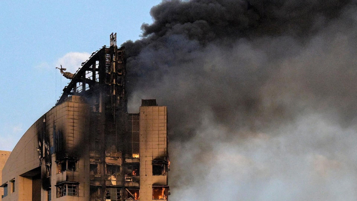 Watch CBS Mornings Iran launches new strikes on Gulf states - Paramount+