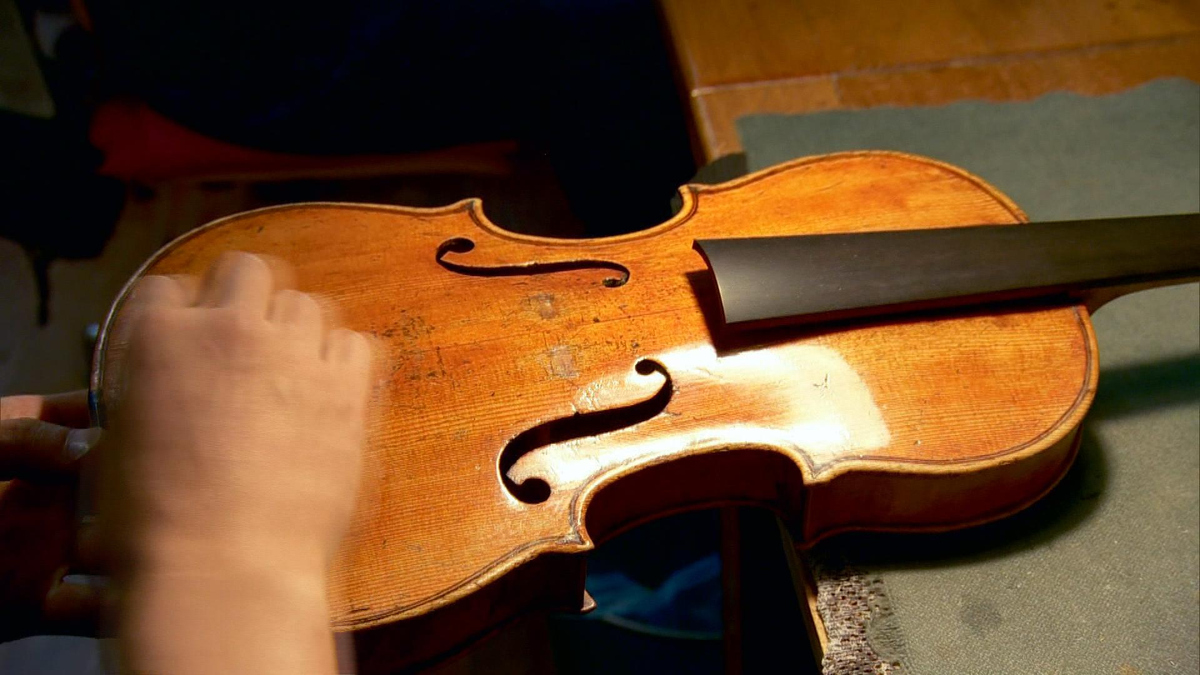 Watch Sunday Morning Violin making Full show on CBS