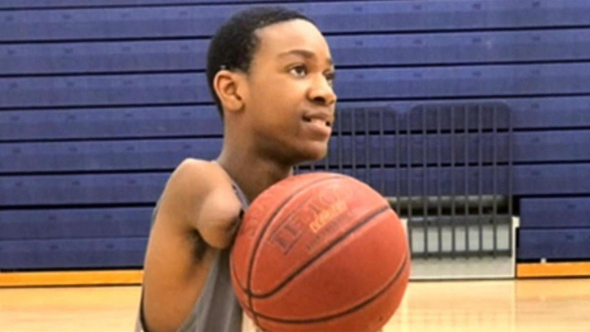 Watch Sunday Morning Playing Basketball And Not Playing Victim