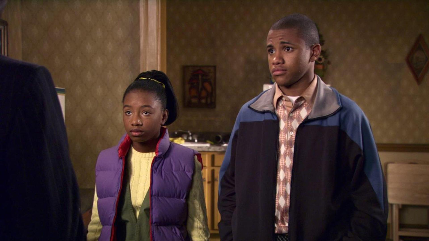 Watch Everybody Hates Chris Season 4 Episode 2 Everybody Hates Cake Full Show On Cbs All Access