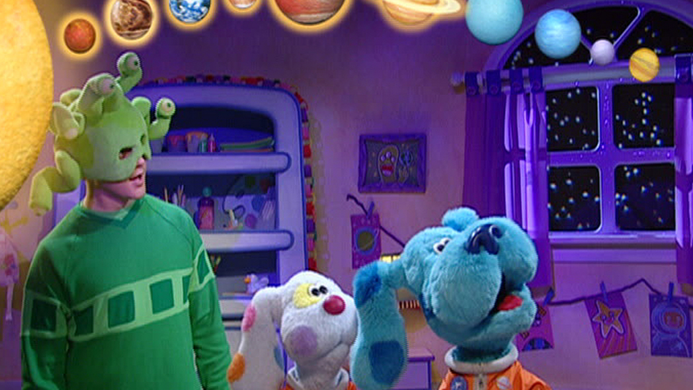 Watch Blue's Room Season 2 Episode 11 World Travelers Full show on