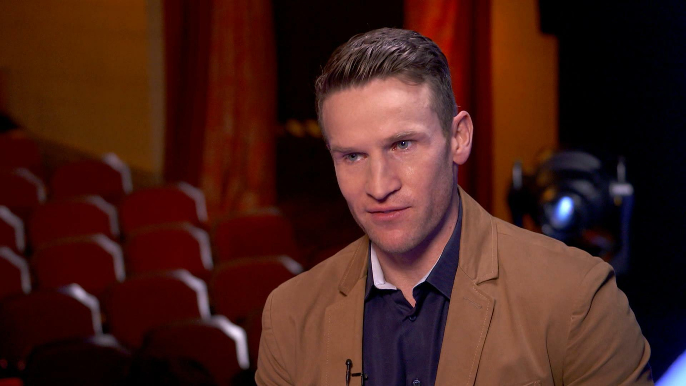 Watch CBS Mornings Broadway star Claybourne Elder pays it forward