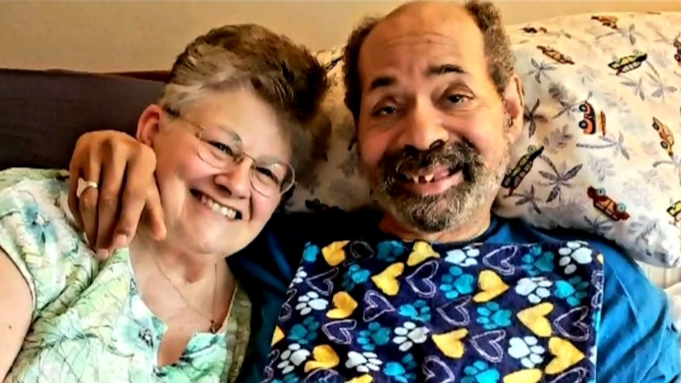 Watch Cbs Evening News Couple Marries Decades After Being Torn Apart 
