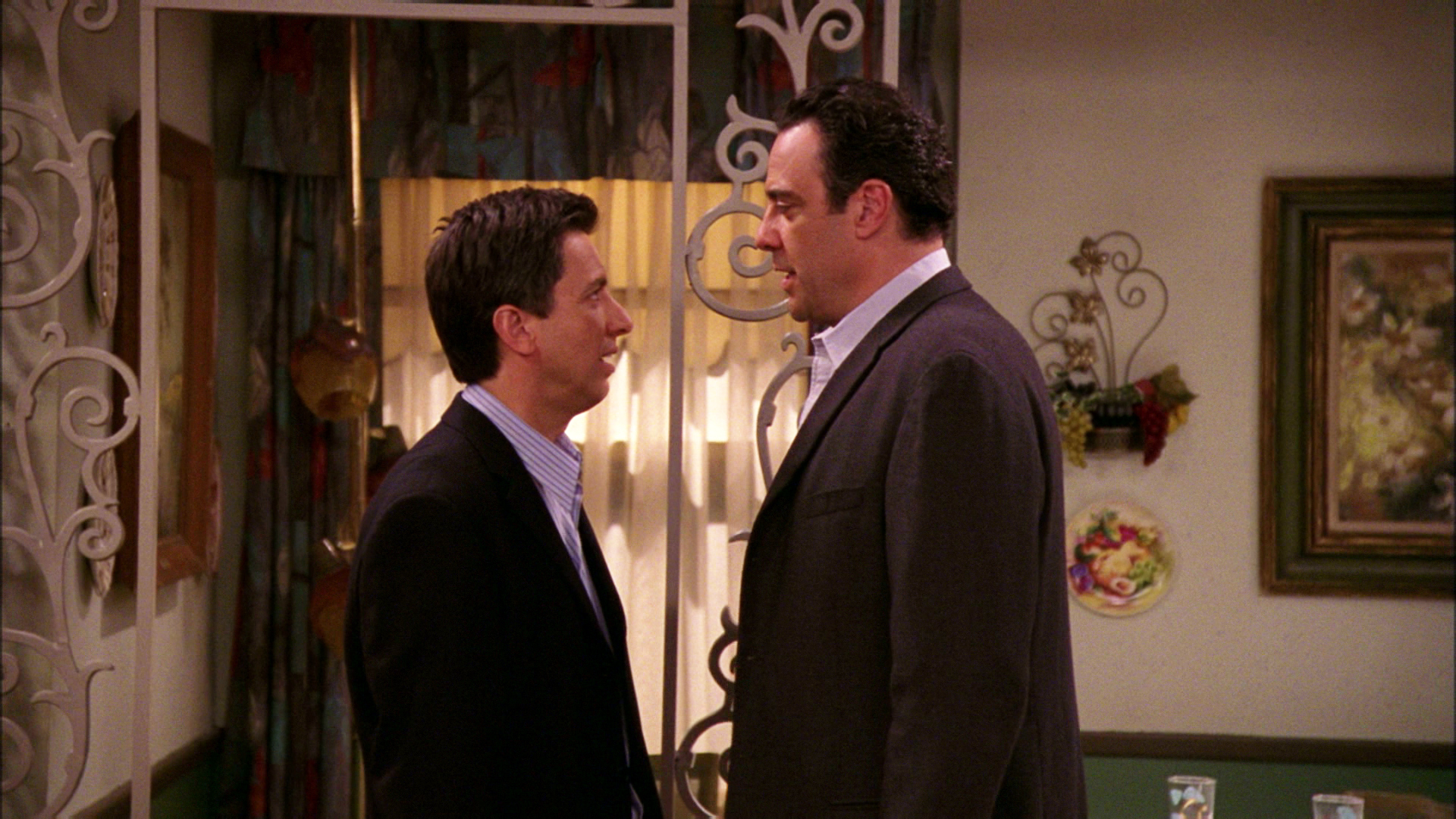 Watch Everybody Loves Raymond Season 8 Episode 19: Everybody Loves