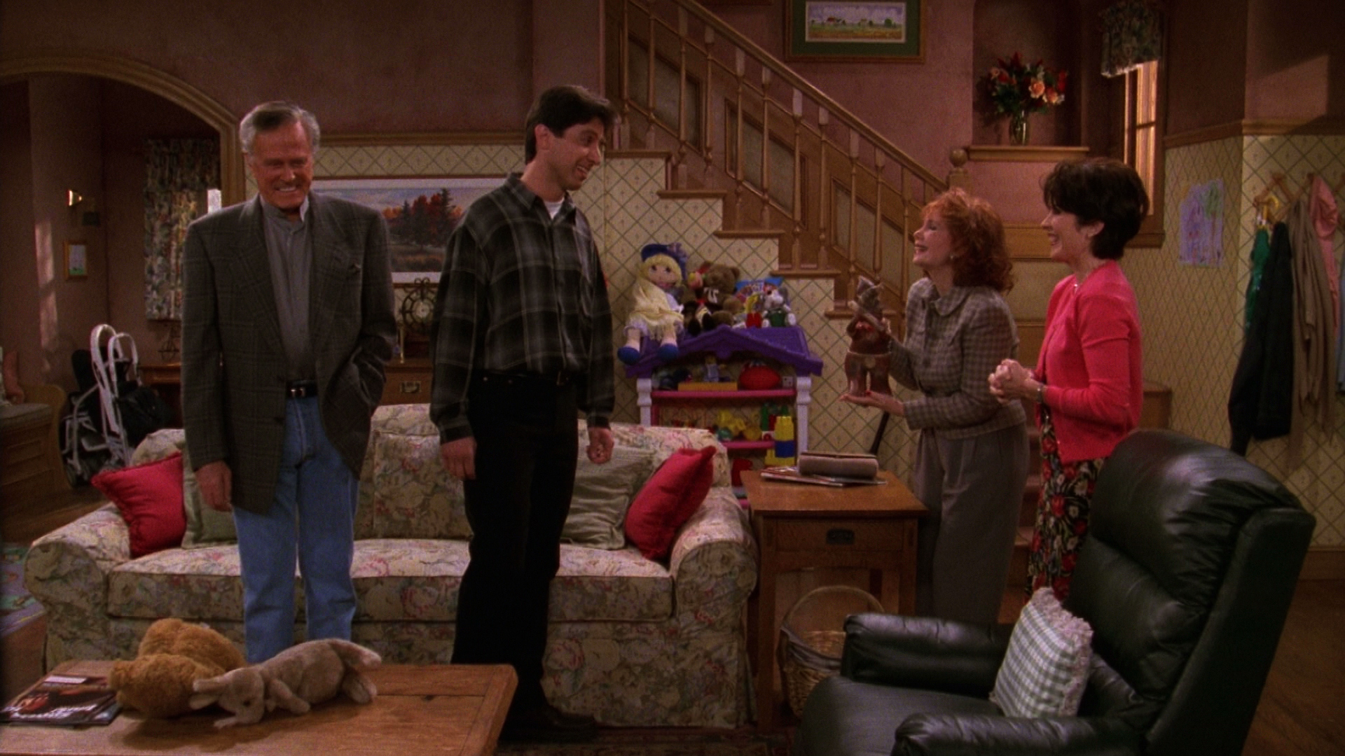Watch Everybody Loves Raymond Season 1 Episode 8: Everybody Loves
