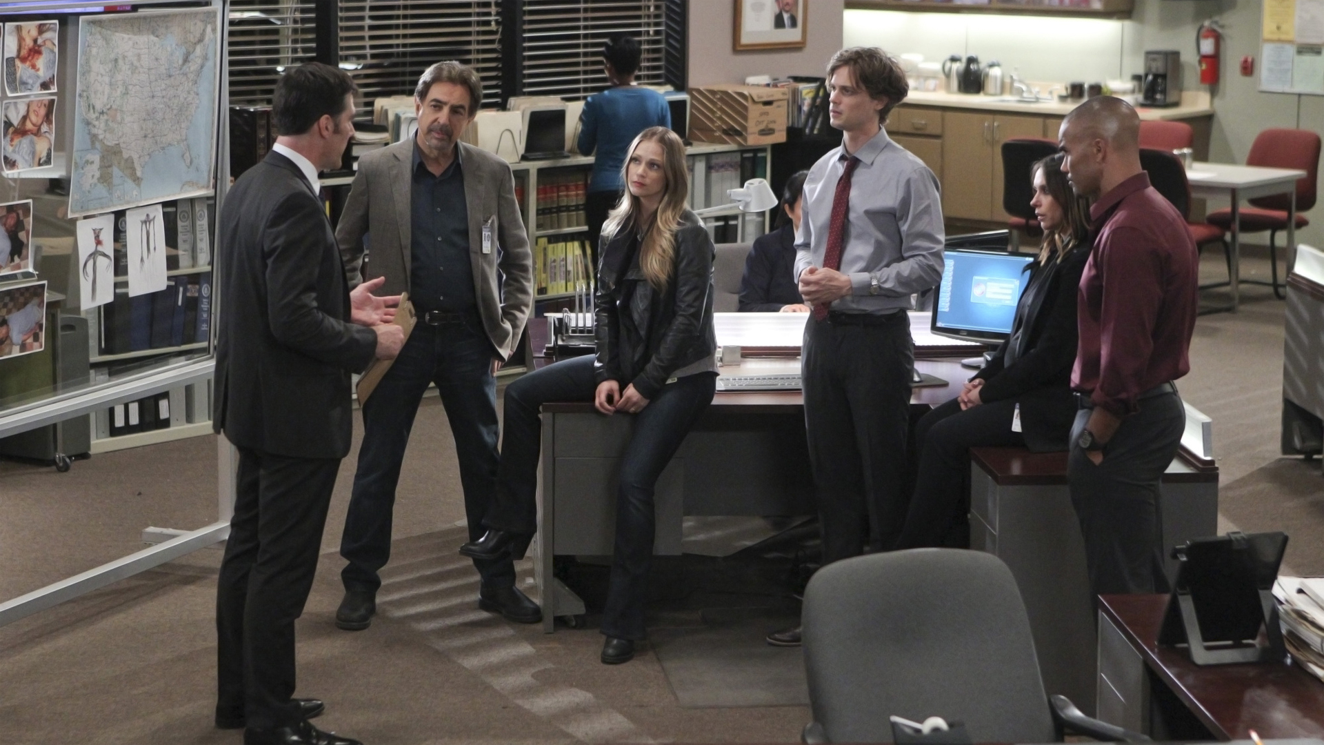 Watch Criminal Minds Season 10 Episode 21 Mr. Scratch Full show on Paramount Plus