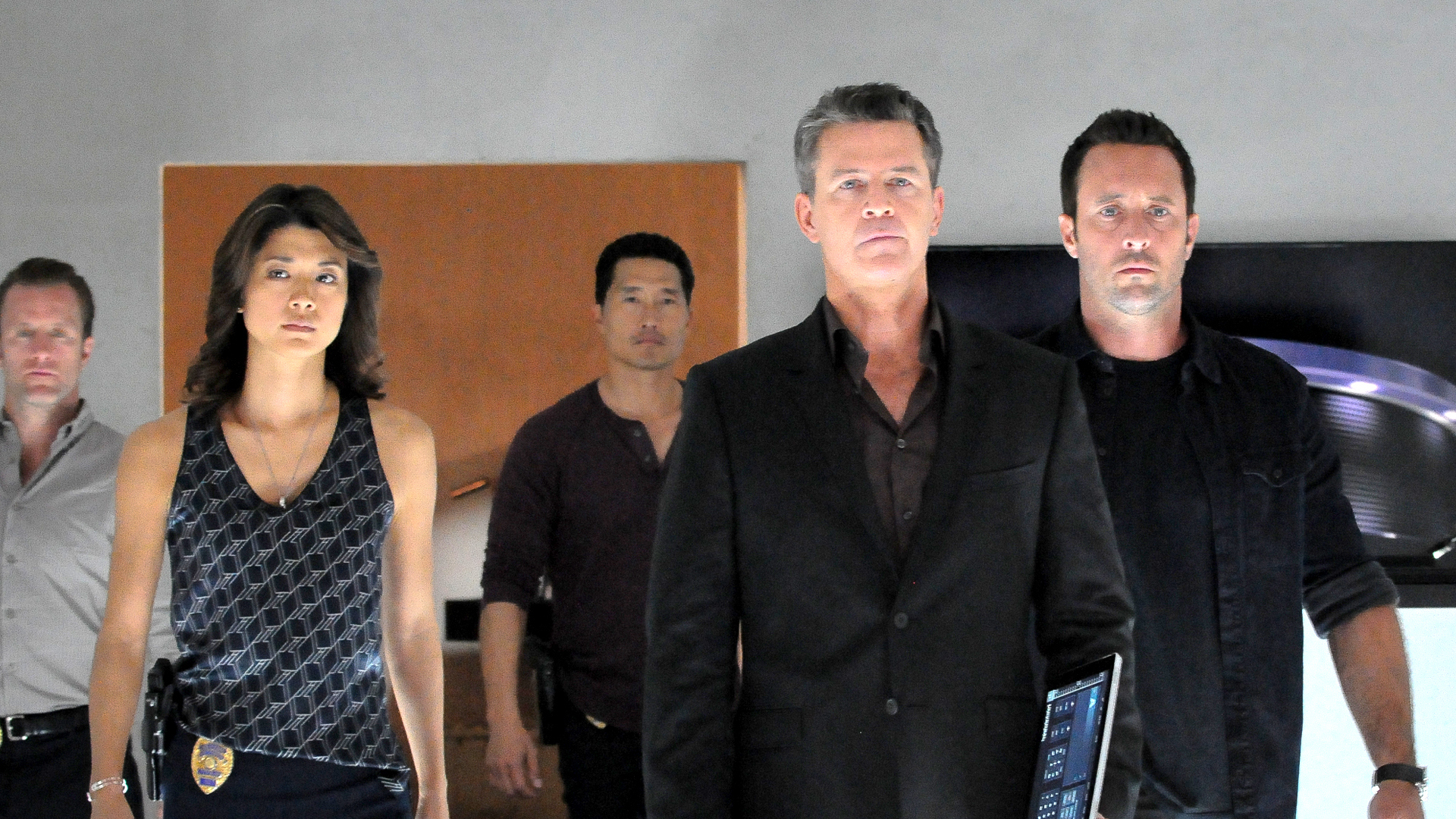 Watch Hawaii Five0 Season 6 Episode 20 Ka Haunaele (Rampage) Full show on Paramount Plus