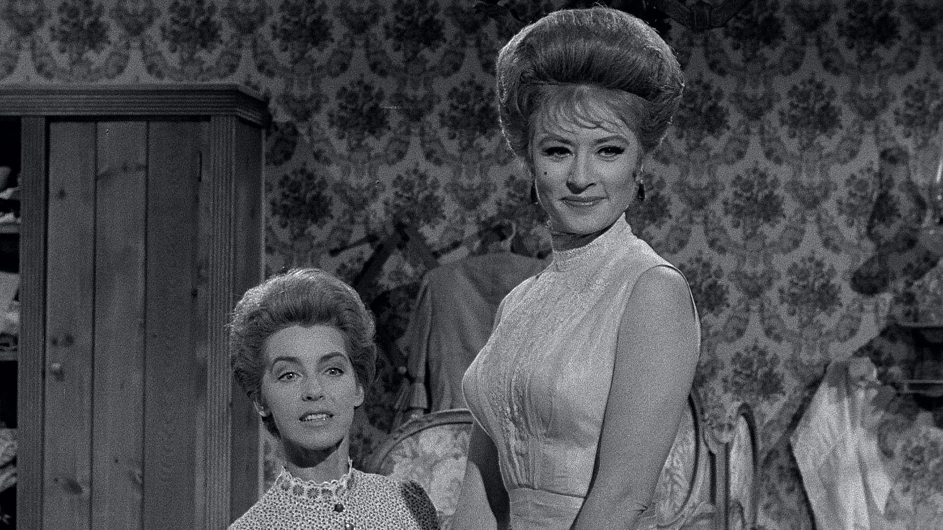 Watch Gunsmoke Season 9 Episode 14 The Glory and The Mud Full show
