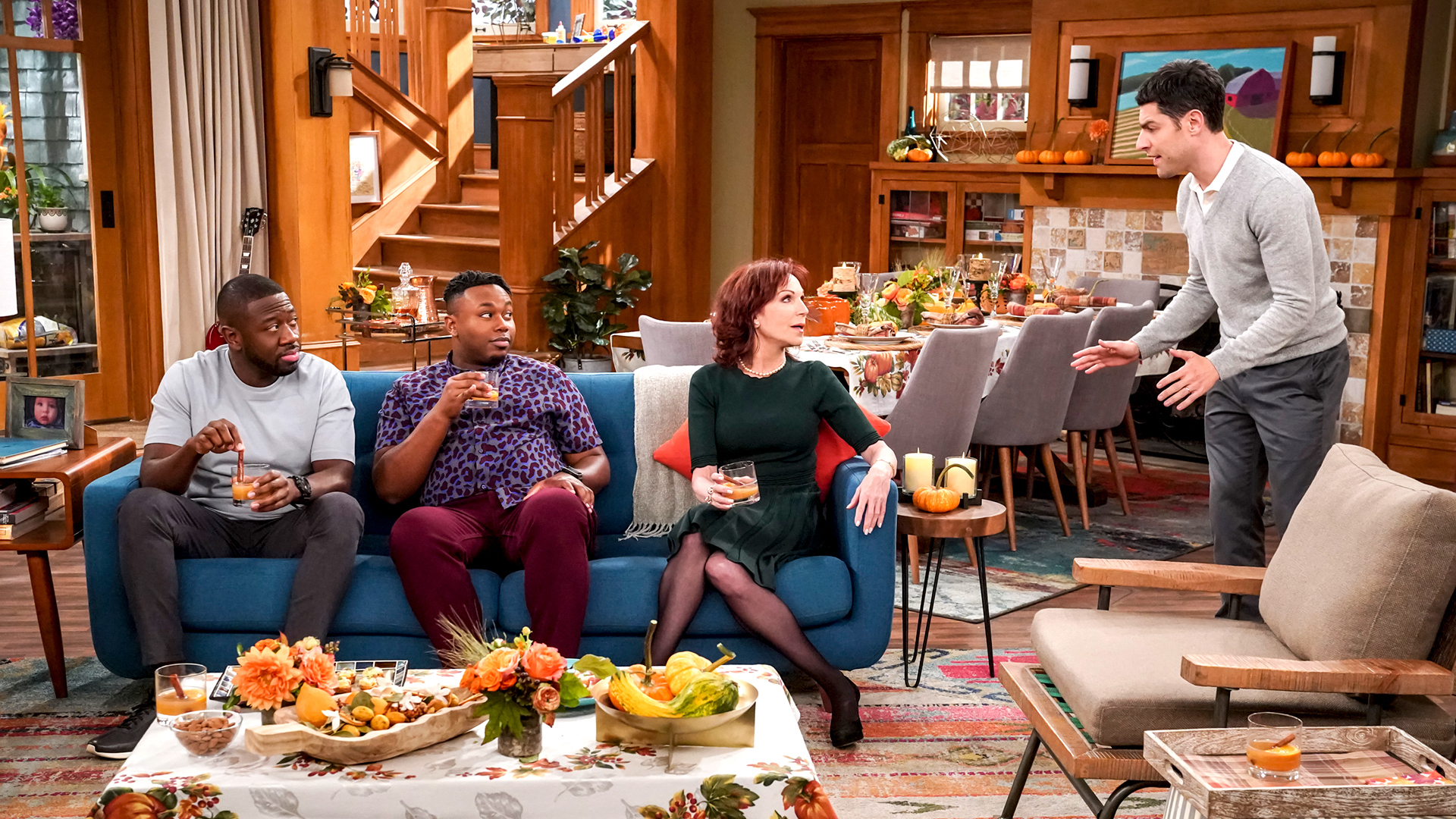Watch The Neighborhood Season 1 Episode 8 Welcome To Thanksgiving 