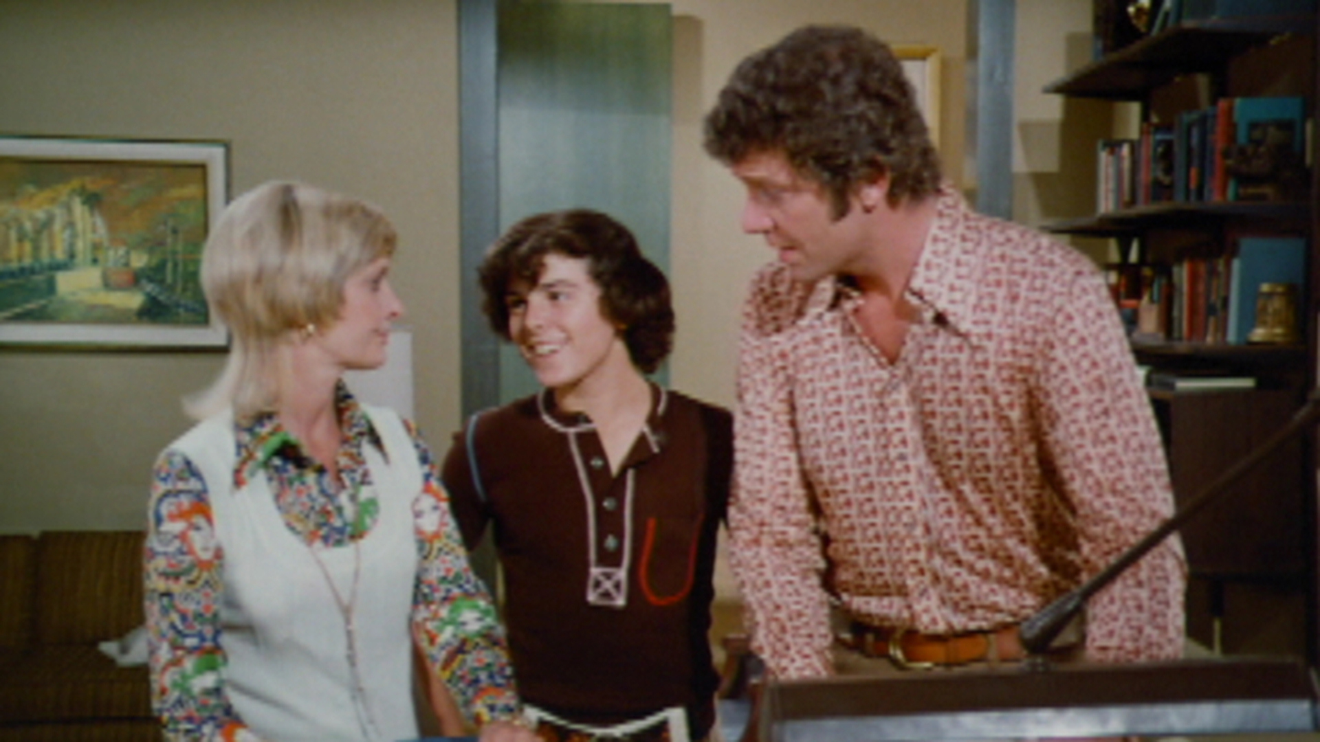 Watch The Brady Bunch Season 4 Episode 17: The Brady Bunch - Bobby's