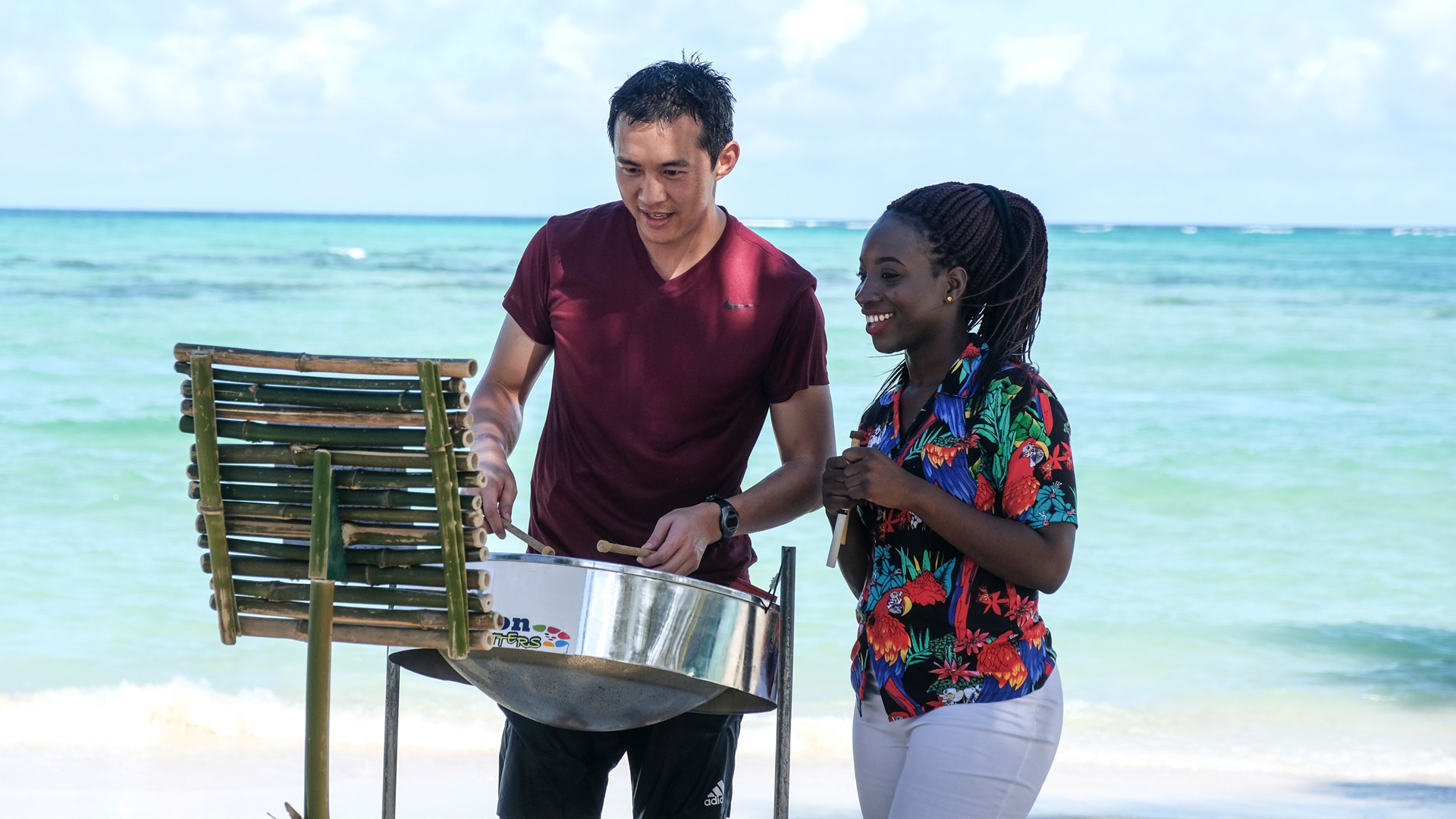 Watch The Amazing Race Season 32 Episode 1: The Amazing Race -- One - Watch The Amazing Race Season 32 Online Free