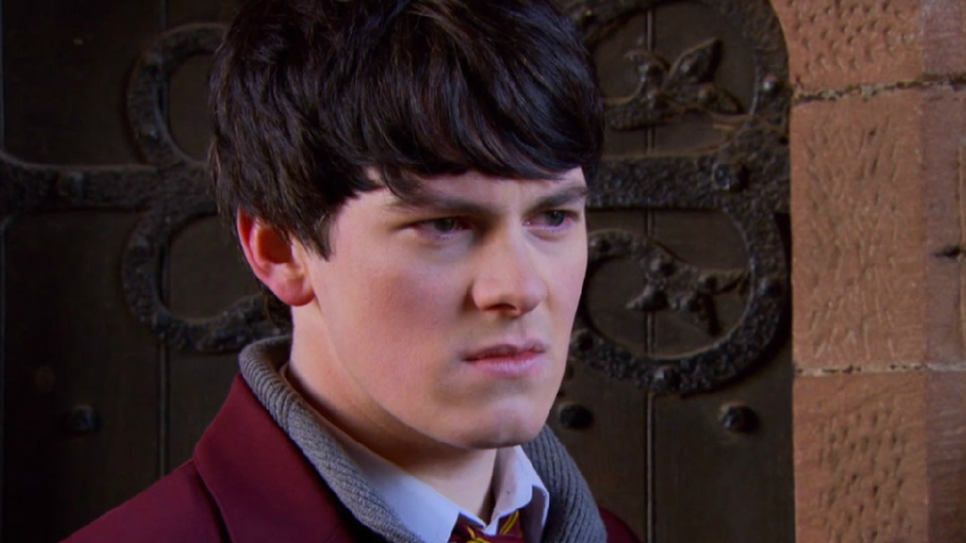 Watch House of Anubis Season 3 Episode 40 House of Heroes Full show