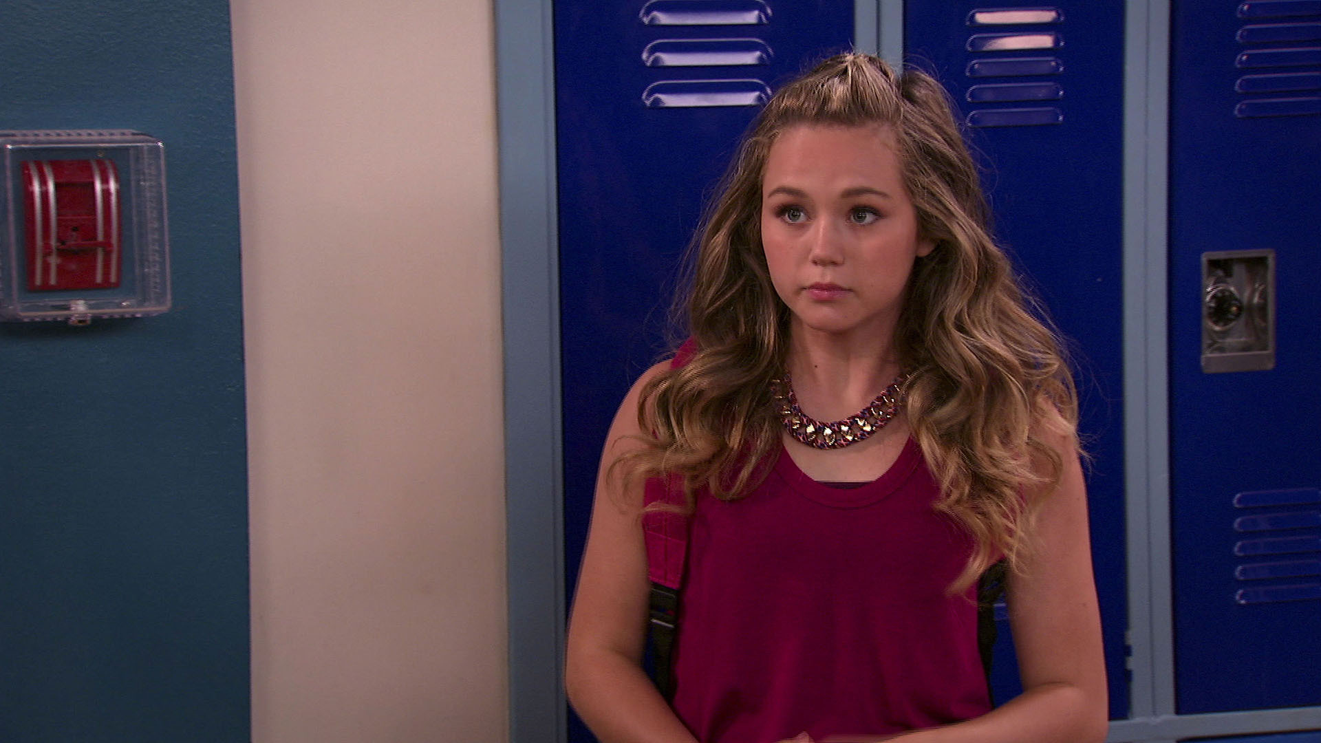 Watch Bella and the Bulldogs Season 2 Episode 13: I Love You, Hunter