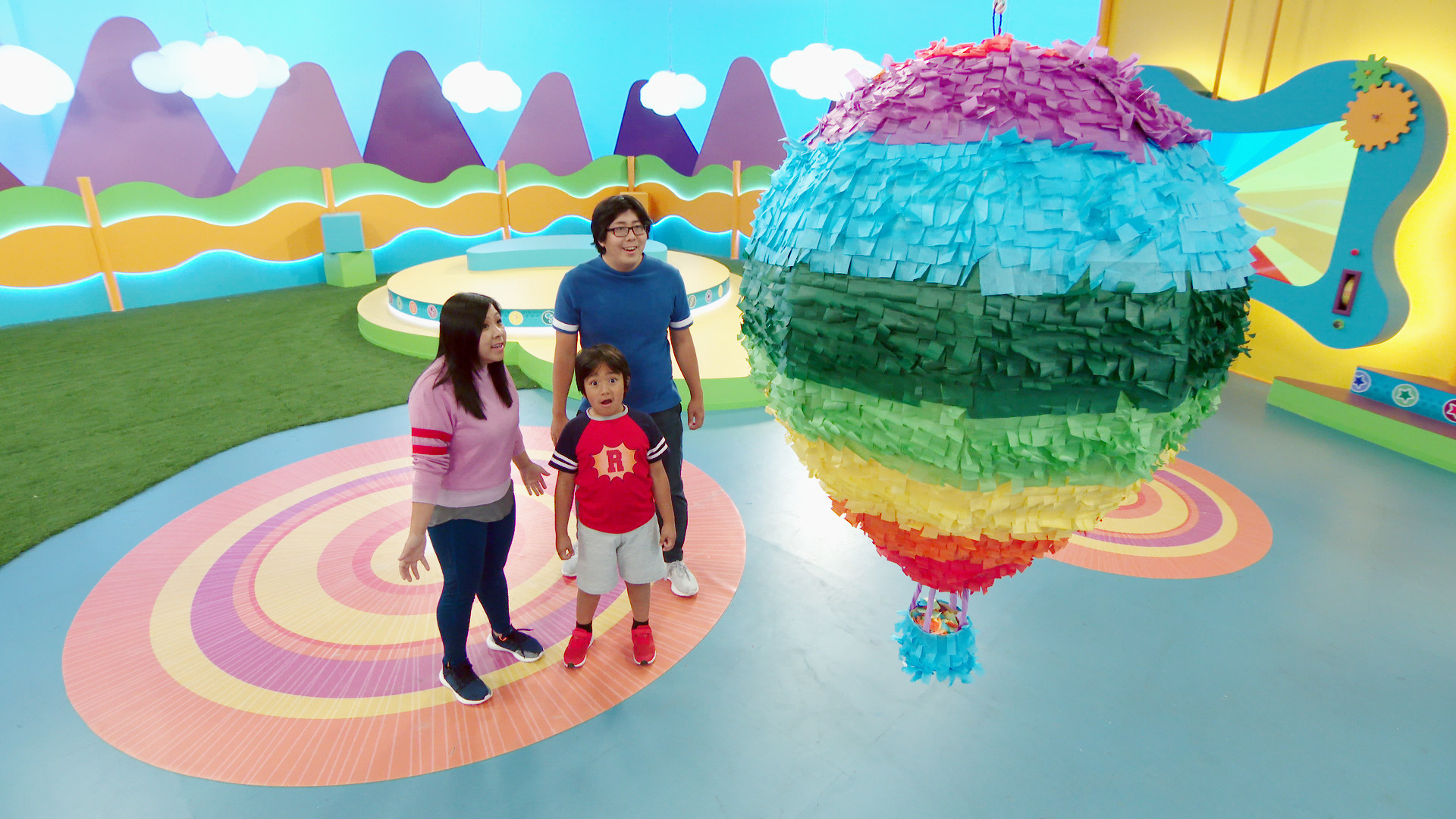 Watch Ryan's Mystery Playdate Season 2 Episode 17: Ryan's Swift ...