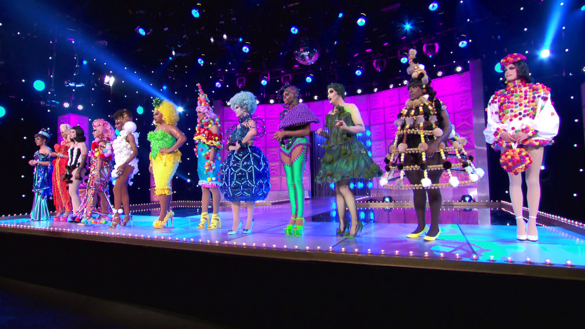 Watch RuPaul's Drag Race Season 12 Episode 4: RuPaul's Drag Race - The