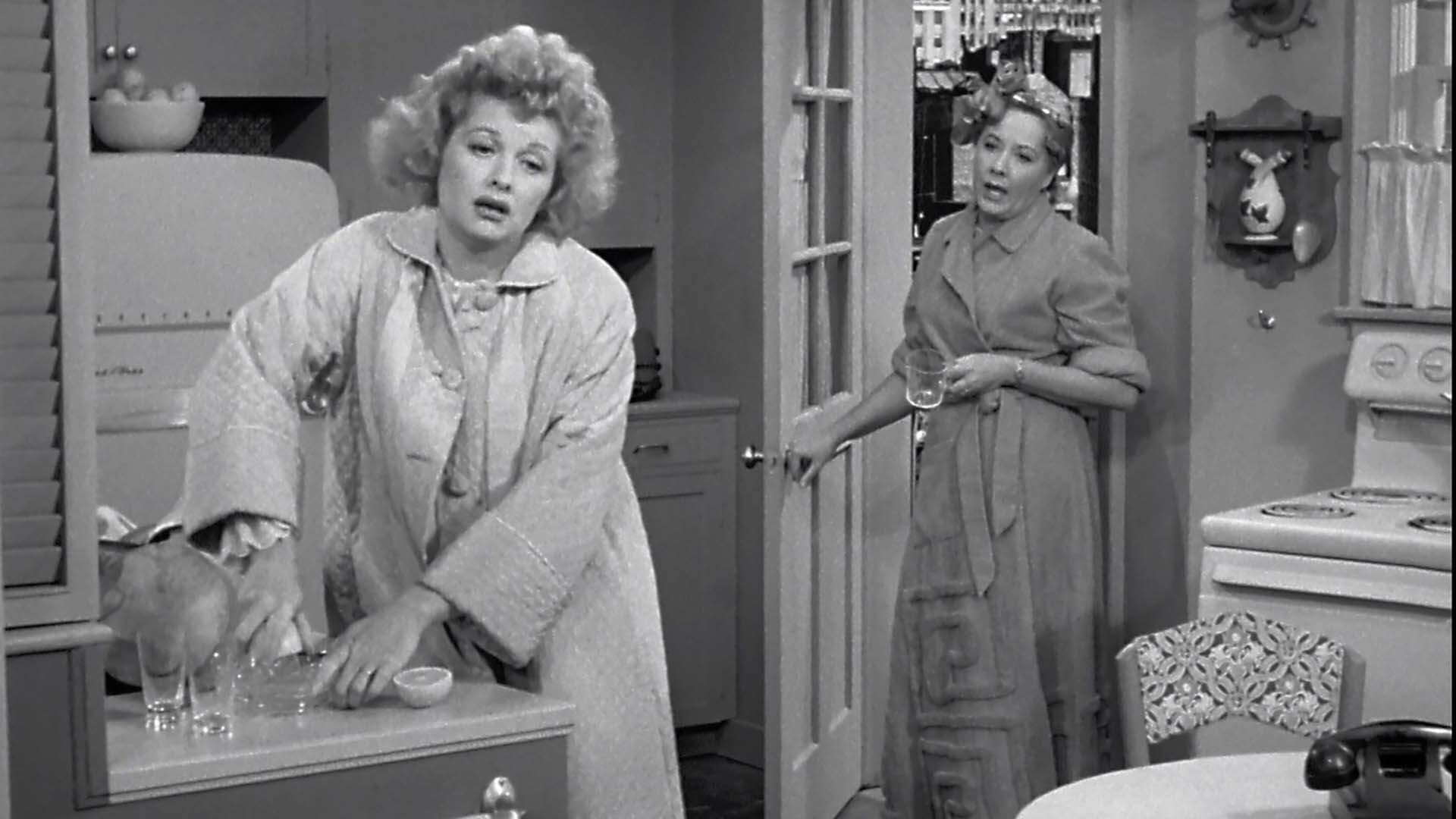 Watch I Love Lucy Season 3 Episode 16 I Love Lucy Fan Magazine Interview Full Show On 