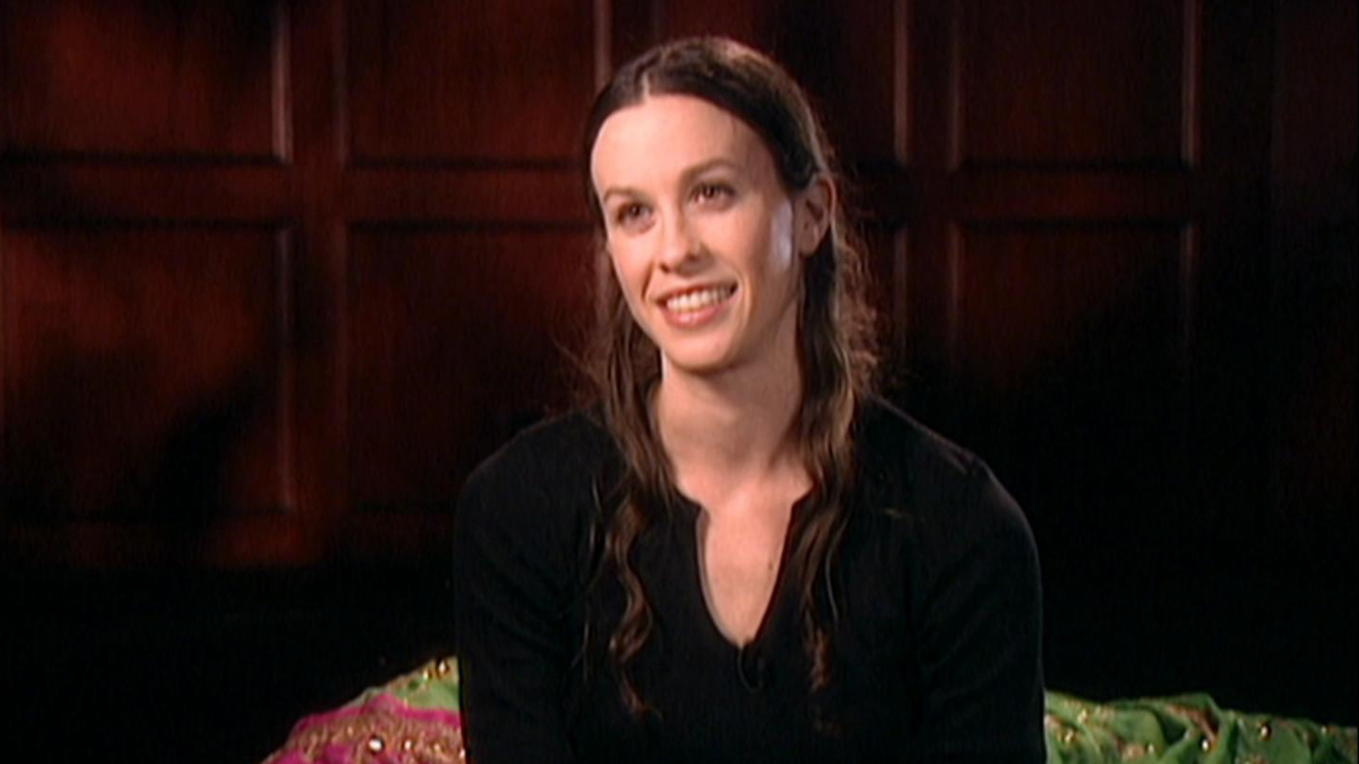 Watch Behind the Music Season 1 Episode 17: Behind The Music - Alanis ...
