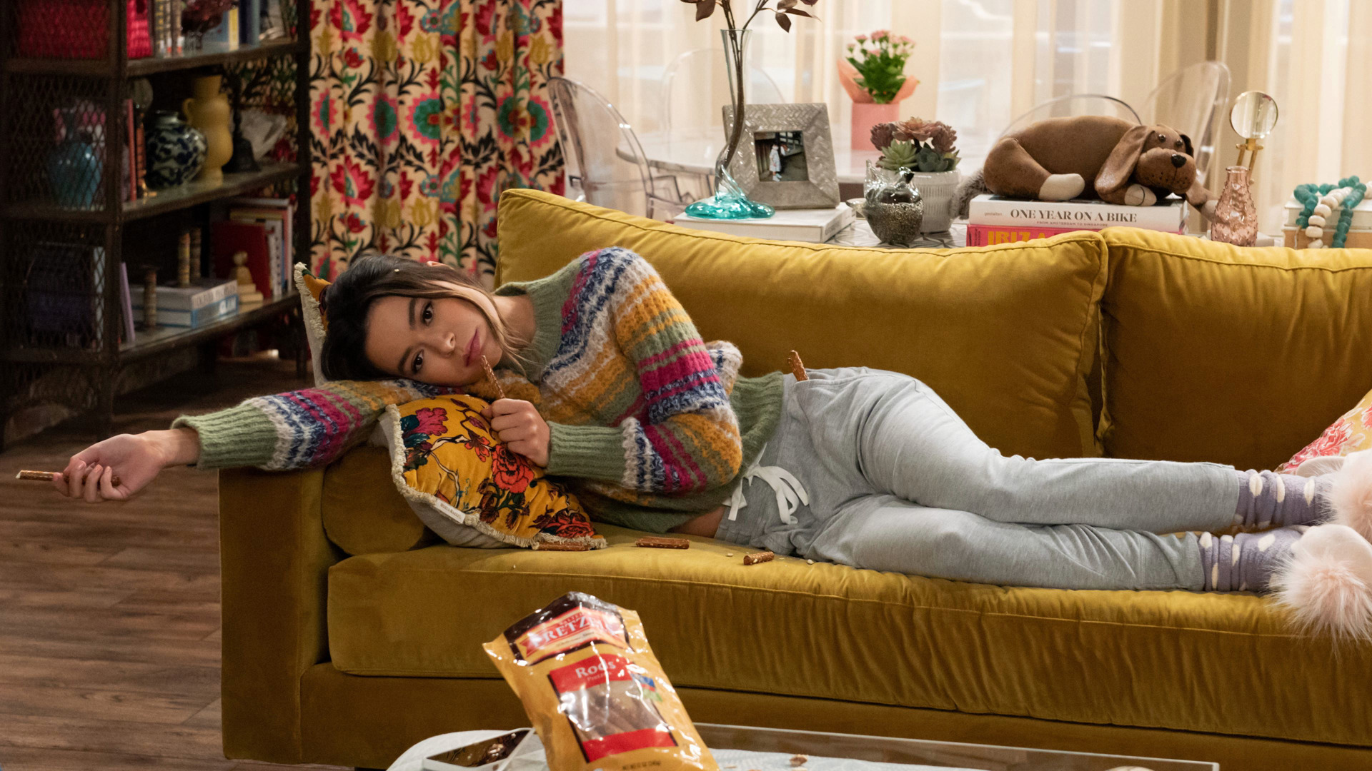 Watch iCarly Season 3 Episode 2: iCarly (2021) - iLove Your Shoes - What Can I Watch The New Icarly On For Free