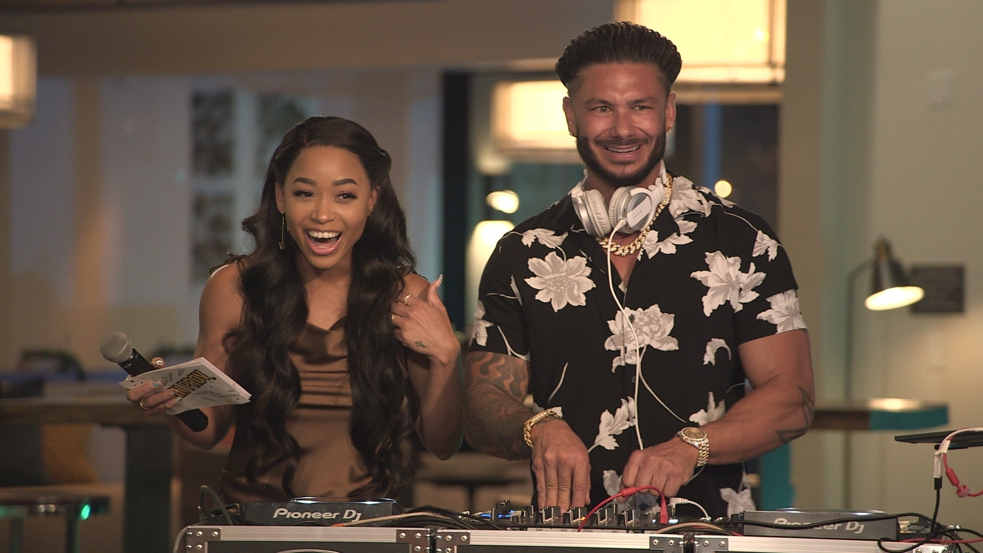 Watch Double Shot At Love With Dj Pauly D & Vinny Season 3 Episode 9 - A Shot At Love With Pauly And Vinny