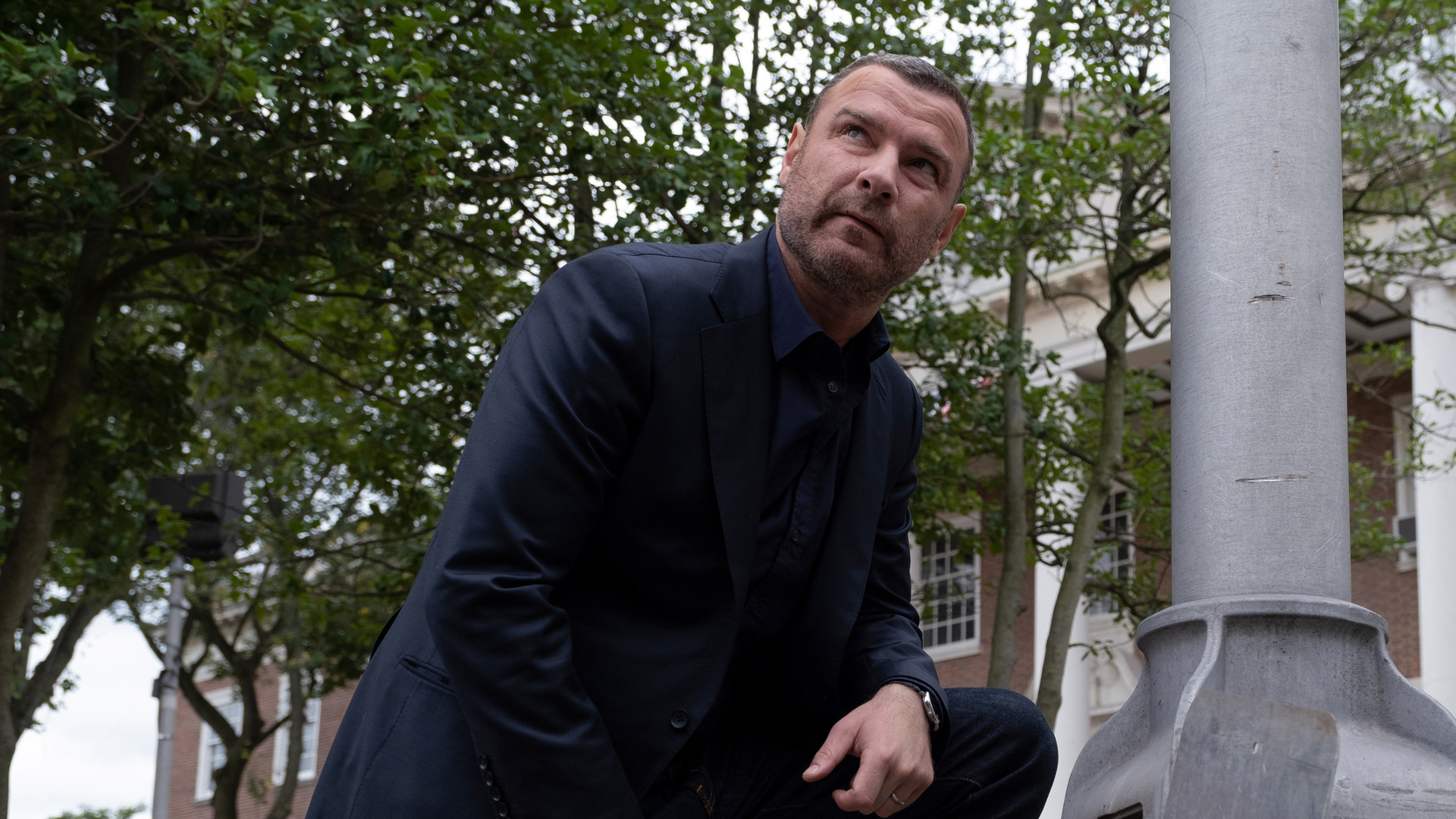 Regarder Ray Donovan Saison 7 Épisode 9: Ray Donovan - Sur écoute
